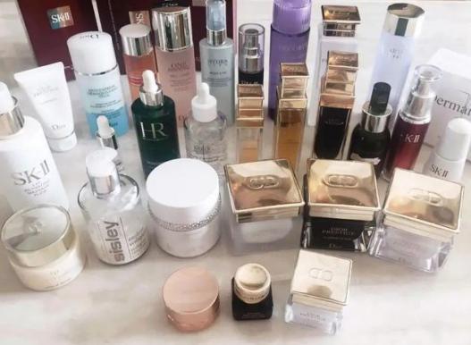 這幾款很火的護(hù)膚其實(shí)都是代購炒出來的,并不好用,有你在用的嗎